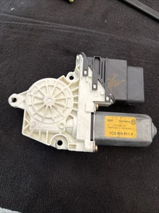VW Golf 4 Fensterhebermotor Hinten Links 1C0959811A - Bild 1 von 5
