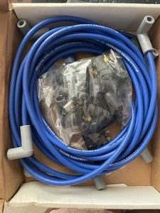 Summit Racing SUM-G825 8mm Ignition Wire Set - Picture 1 of 5