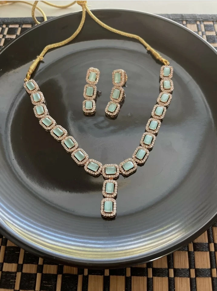 Juego de joyas collar gargantilla estilo Bollywood indio chapado en oro rosa circonita cúbica anuncio Foto 1 de 4