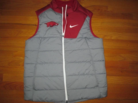 ARKANAS RAZORBACKS Nike Puffy Puffer Team Vest ski Jacket Large EUC Sold Out Cover