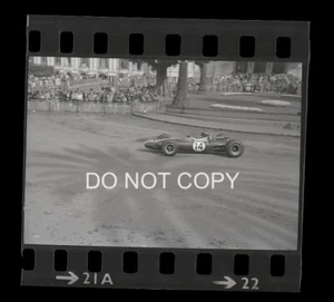 GRAHAM HILL LOTUS 33 CASINO MONACO GP 1967 STUNNING PERIOD NEGATIVE 35MM - Picture 1 of 4