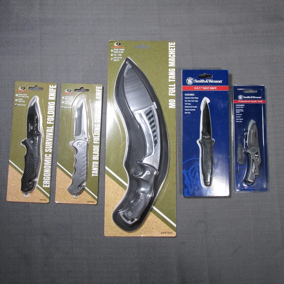 Smith & Wesson / Mossy Oak - Fixed Blade Folding Knives - You Pick Your Knife - Image 1 of 1