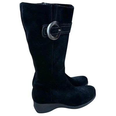 Bota de cuña La Canadienne negra hasta la rodilla gamuza hebilla acento cremallera lateral talla 8M usada en excelente estado Foto 1 de 4