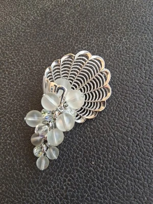 Винтажная серебристая брошь на булавке Park Lane с кластером кристаллов раковин океанских моллюсков - Изображение 1 из 4