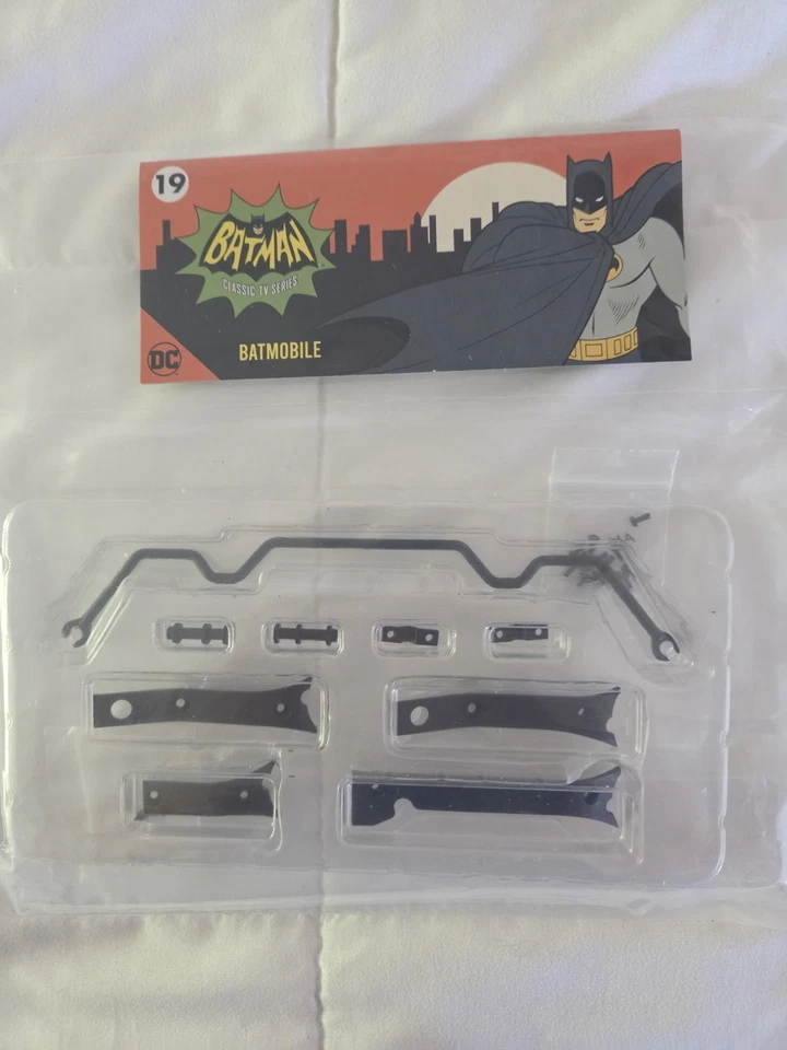 Fanhome Build The 1966 Batimóvil TV Batman Coche Escala 1/8 Modelo Kit Edición 19 Foto 1 de 1
