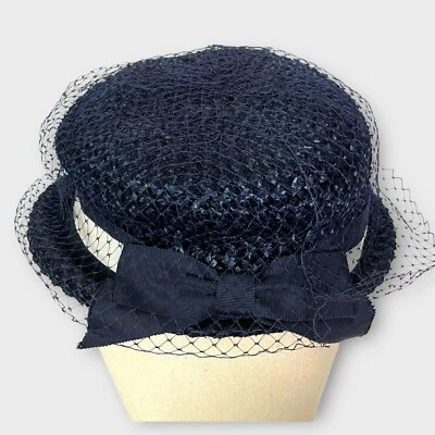 Vintage 1950s Women's Netted Straw Derby Hat w/ Grosgrain Ribbon Navy & White 6 - Image 1 of 4