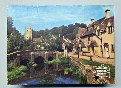 PUZZLE 2000 Pezzi CASTLE COMBE  Marca Waddingtons 98x72 cm - Immagine 1 di 3