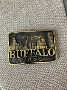 VINTAGE BUFFALO NY SKYLINE 1832-1982 BELT BUCKLE HERITAGE MINT LTD SOLID BRASS - Picture 1 of 4