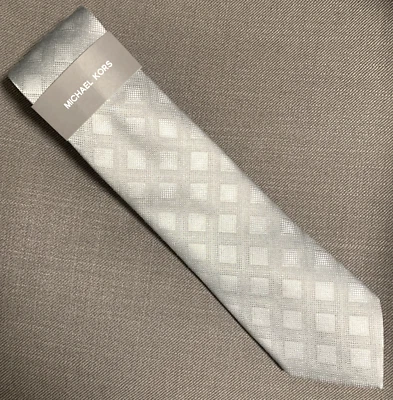 Corbata para hombre Michael Kors diamante geo gris mezcla de viscosa precio de venta sugerido por el fabricante 69,50 USD Foto 1 de 3