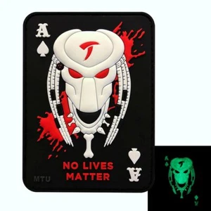 Parche de gancho para tarjeta muerta Glow Dark Predator Alien (PVC 3D goma-ALG-8) - Imagen 1 de 1