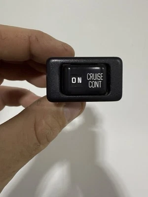 1995-1999 Nissan Maxima 1996-2002 Pathfinder Cruise Control Switch Button - Image 1 of 4