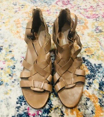 Sandalias de tacón alto 5th Avenue para mujer de cuero topo con punta abierta talla 8 Foto 1 de 4