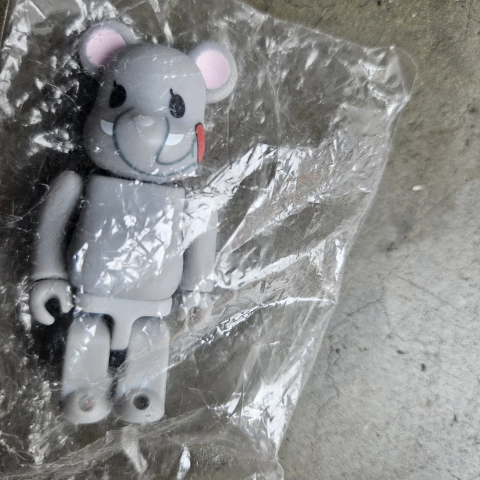 Medicom BE@RBRICK 100% - SERIE 13 - ANIMAL "ELEFANTE Y MANZANA" - NUEVO  Foto 1 de 3