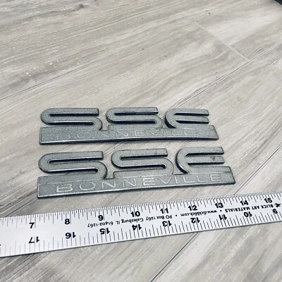 Original GM 1993-1999 00-04 Pontiac Bonneville SSE Emblem Badge silver - Image 1 of 2