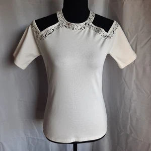 NWT Bebe Crystal Cold Shoulder White Top Blouse Cut Outs Womens Sz Medium Bling  - Picture 1 of 14