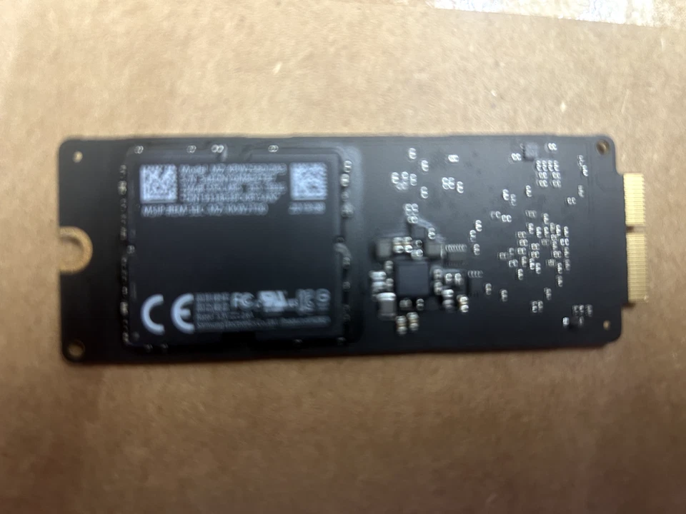 Apple  256GB SSPOLARIS Flash Drive Samsung MZ-KPW2560/0A3655-1993G - Image 1 of 1