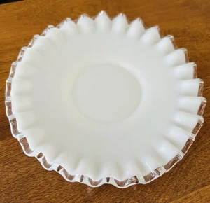 "Platillo de galletas vintage Fenton Art Milk Glass con cresta de plata original EE. UU. 6""" - Imagen 1 de 9