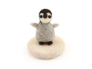 The Makerss Felting Kit - Tiny Penguin Needle Felt Kit. Amiguwoolli - Picture 1 of 3