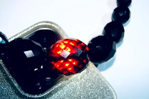 VINTAGE SCHWARZKIRSCHE BERNSTEIN BAKELIT Halskette abgestuft facettierte Perlen 26,5" 49,2 g - Bild 1 von 10