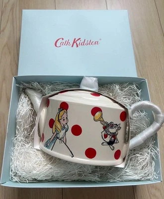 Tetera Cath Kidston x Disney Alicia en el País de las Maravillas Lunares Rojos Edición Limitada Foto 1 de 2