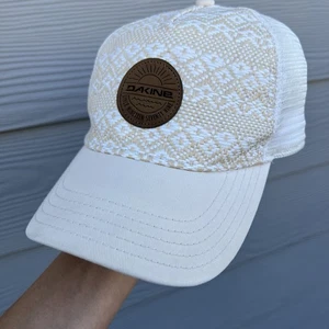 Sombrero de camionero Dakine para mujer SnapBack costa beige arena dólar texturizado - Imagen 1 de 7