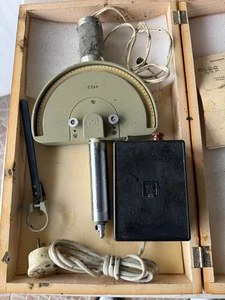 Mikrokator (±0,025 мм) - metrisch 0,0002 мм pro Teilung. ( Federoptik ) UdSSR - Bild 1 von 6