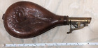 Flacon de poudre de lapin en cuir cuivre AM Miltaria chasse historique A&M vintage
