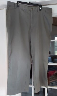 Pantalones chinos clásicos BOTANY 500 para hombre oliva frente plano talla 44 XL 100 % algodón Foto 1 de 4