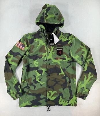 Chaqueta Nike Alabama Crimson Tide para Hombres Mediana Bosque Camuflada en Campo Frente a Presión Foto 1 de 4