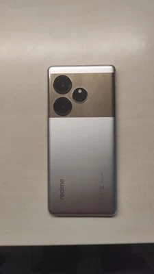 Realme gt 6 + flip cover + caricatore originale - Immagine 1 di 4