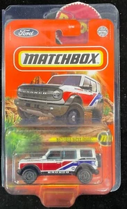 Matchbox 2022 MBX Super Chase White/Red/Blue 2021 Ford Bronco w/ Protector Shell - Picture 1 of 9