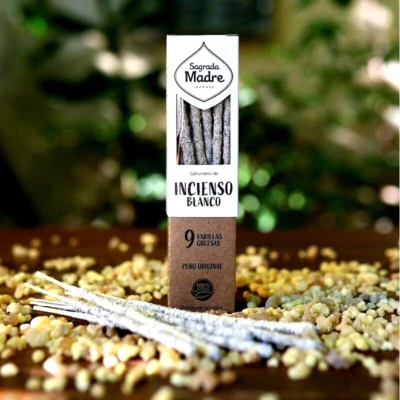 OLIBANO BIANCO - 9 BASTONI INCENSO EXTRA PREMIUM IN ERBE 100% NATURALI - SAGRADA - Immagine 1 di 4