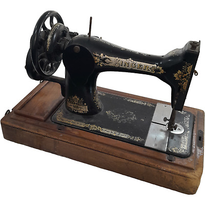 Vintage Singer Model Hand-Crank Sewing Machine • 36.81€