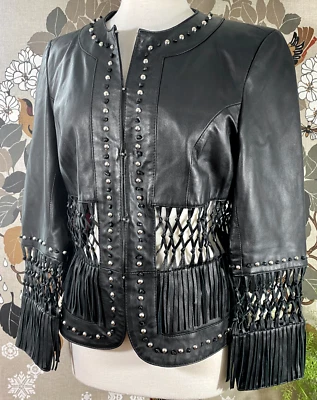 Chaqueta de motociclista de cuero Pamela McCoy - Cuero negro con flecos tachonados tejido abierto talla S Foto 1 de 4