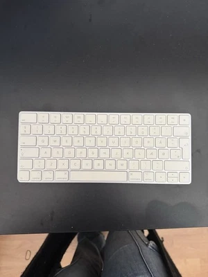 Apple Magic Keyboard Tastiera Wireless - Bianca (MK2A3T/A) - Immagine 1 di 3