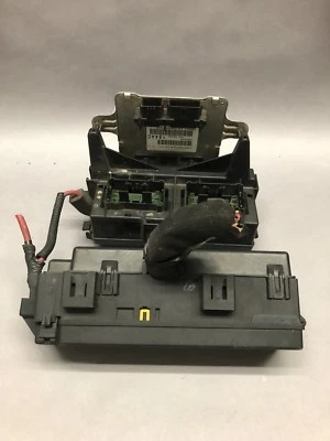 2007 2008 2009 DODGE DURANGO 4.7L CAIXA DE FUSÍVEIS 04692192AA FABRICANTE DE EQUIPAMENTO ORIGINAL - Imagem 1 de 4