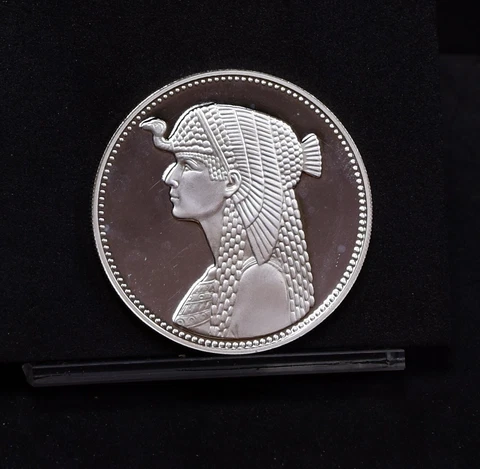 Egypt 1993 5 Pound Cleopatra Silver Crown Proof (#127) Cover