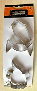 BNWT New Set of 3 Halloween Metal Cookie Cutters - Coffin Ghost Treat (sweet) - Picture 1 of 5