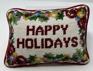 Almohada Needlepoint Petite Navidad Felices Fiestas Espalda Terciopelo Rojo - Imagen 1 de 10