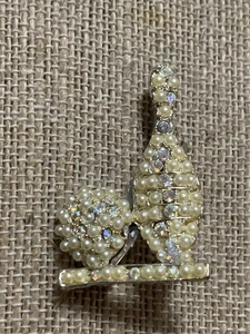*FAMILY ESTATE PIECE* VTG. SEED PEARL AND AURORA CRYSTAL BOWLING PIN/BALL BROOCH - Picture 1 of 13