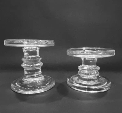 *De colección* Par de candelabros redondos de vidrio transparente "Claro" Pottery Barn de 4,5" y 3,5" Foto 1 de 4