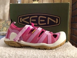 Sandalo bambini NUOVO Keen taglia 5 Knotch Creek ad asciugatura rapida - chiffon magenta/lilla - Foto 1 di 4