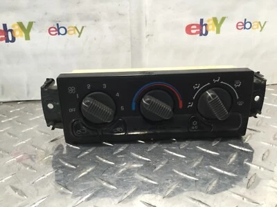 Silverado HD2500 2001 calefacción control de aire acondicionado usado OEM  Foto 1 de 4