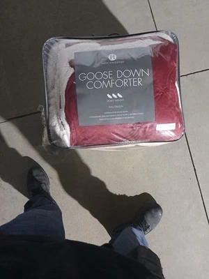 Hotel Collection Goose Down Comforter Full/Queen Size Medium weight New - Image 1 of 2