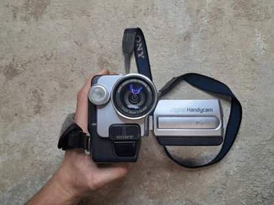 Sony Handycam DCR-TRV345E Pal Handheld Digital8 Hi8 8mm Camcorder Y2K Vintage - Image 1 of 4