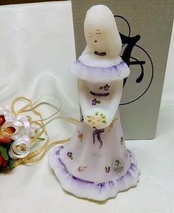 3228 Fenton Shelley Fenton Familie signiert Lavendel Blumen Brautjungfer Figur - Bild 1 von 6