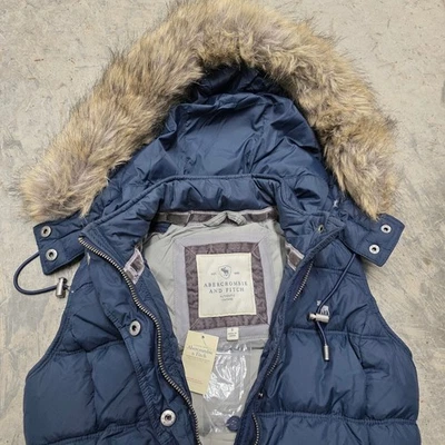 Новый с Ярлыками VTG Y2K Abercrombie & Fitch пуховик жилет с капюшоном меха отделки темно-синий размер S женщин - Изображение 1 из 4
