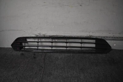 Rejilla inferior Subaru Legacy 2015-2017 OEM de fábrica Foto 1 de 4