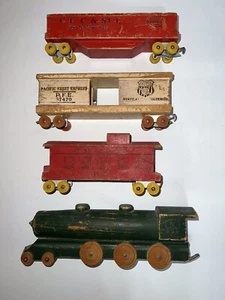 Vintage Strombecker Wooden Train Lot Set Of FOUR Cars & Engine Circa 1940 -Toys - Picture 1 of 12