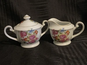 Vintage cream and sugar set floral pattern with gold trim - Picture 1 of 8